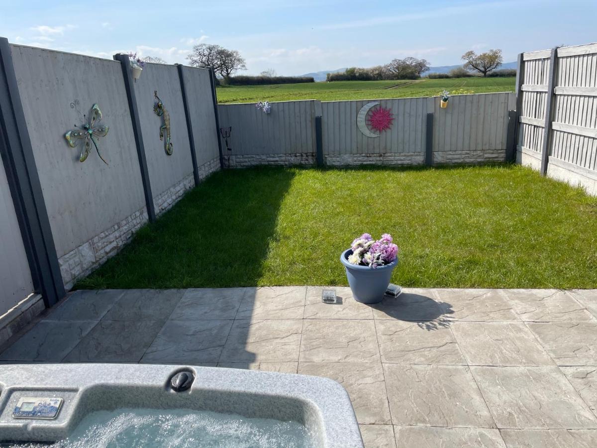 Rhuddlan Dwylig Isa Holiday Cottages מראה חיצוני תמונה