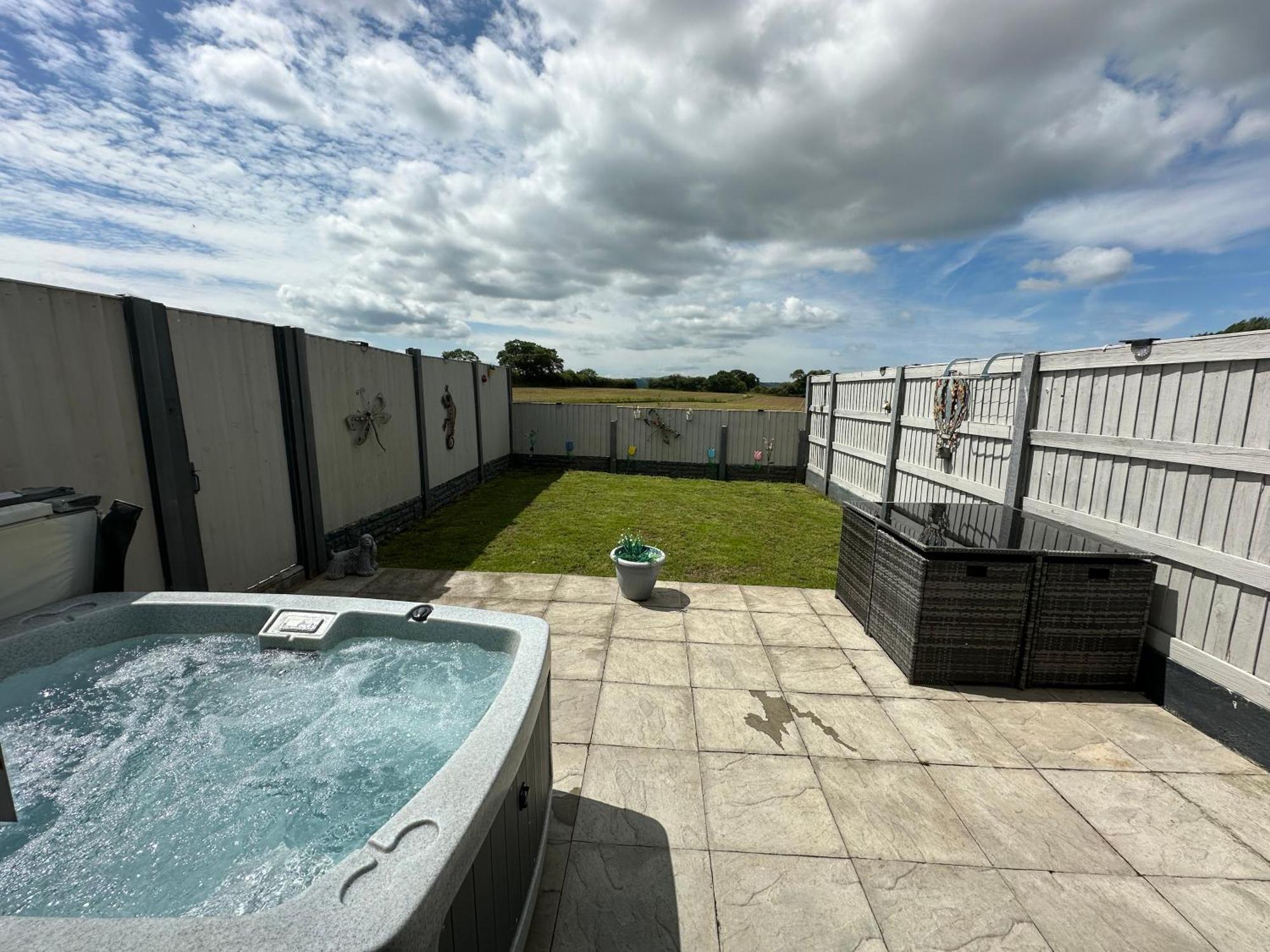 Rhuddlan Dwylig Isa Holiday Cottages מראה חיצוני תמונה